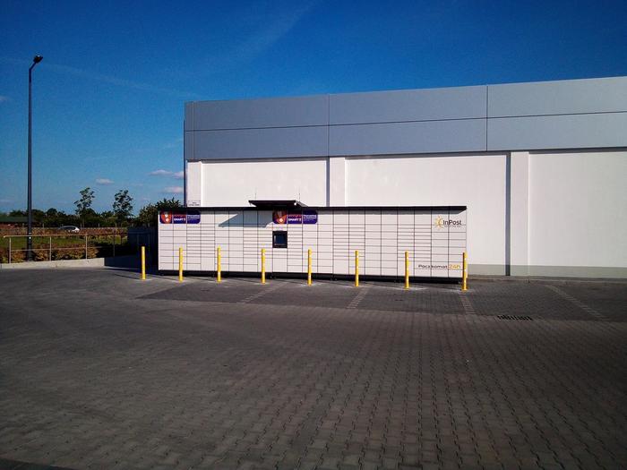 Paczkomat INO04M parking Lidl