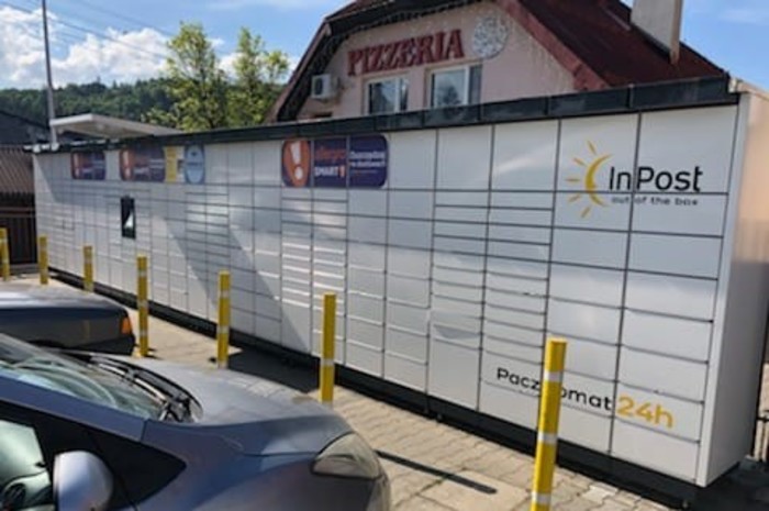 Paczkomat IST01M parking przed Pepco