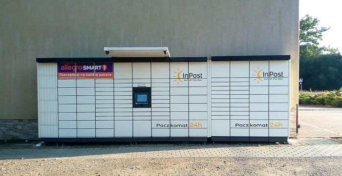 Parcel Locker IWK01M Przy bocznej ścianie Budynku OSP Iwkowa