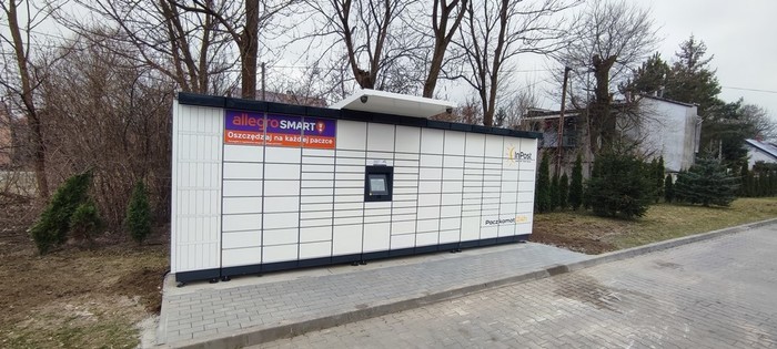 Paczkomat IWL01M Parking przy Centrum Rekreacji i Sportu w Iwanowicach