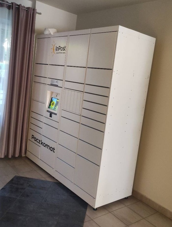 Paczkomat IWZ01HP Górnicze Sanatorium - "Górnik" przy recepcji
