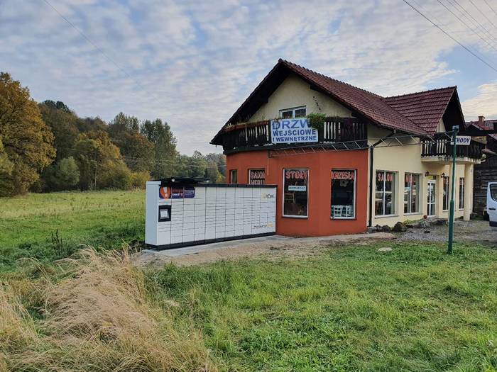 Paczkomat IZD01M Przy sklepie meblowym