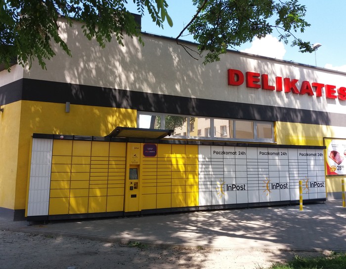 Paczkomat JAR01A Przy delikatesach Piotruś Pan
