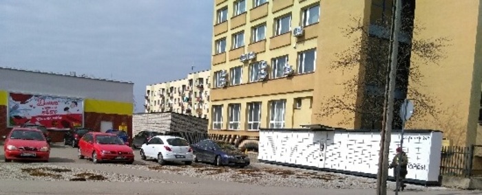 Paczkomat JAS02A Przy markecie Biedronka