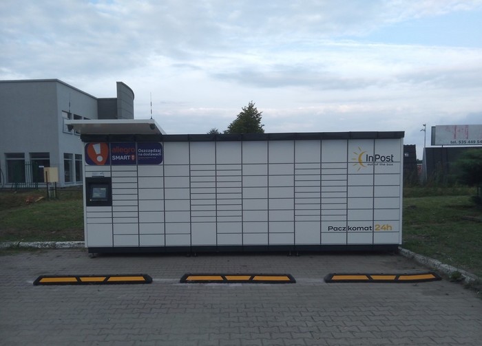 Paczkomat JAS08M Przy stacji paliw Grosar