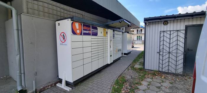 Paczkomat JAW03A Przy Delikatesach Centrum