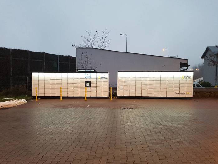 Paczkomat JAW08M Parking przy Netto