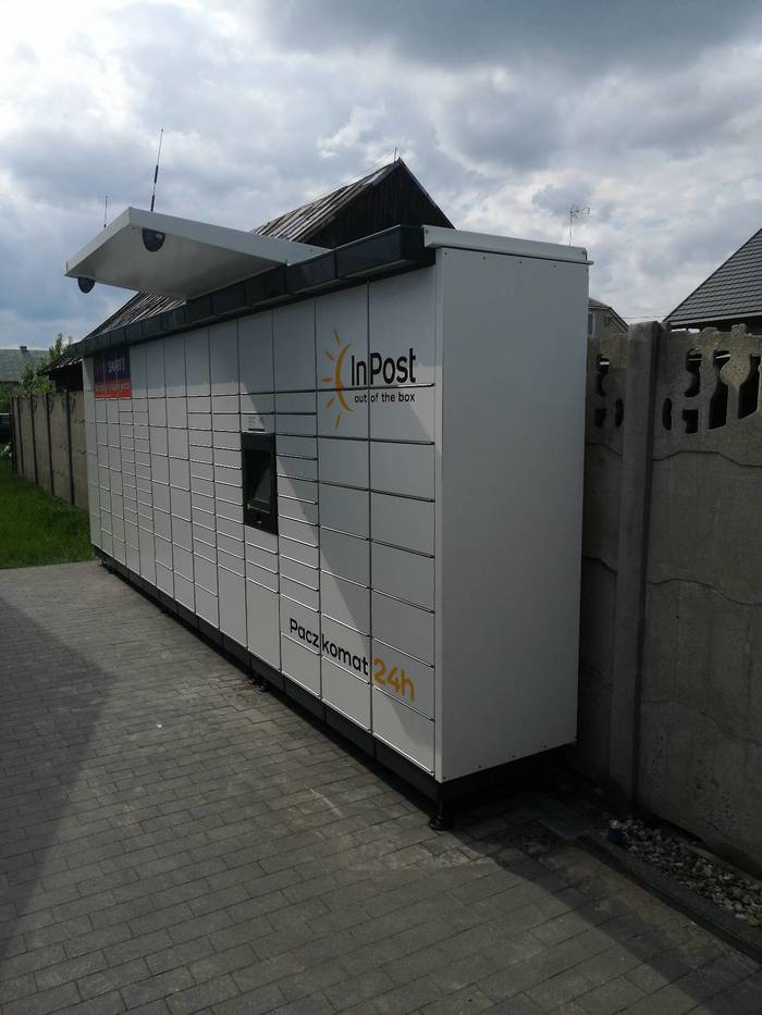 Paczkomat JBK01M przy Top Markecie