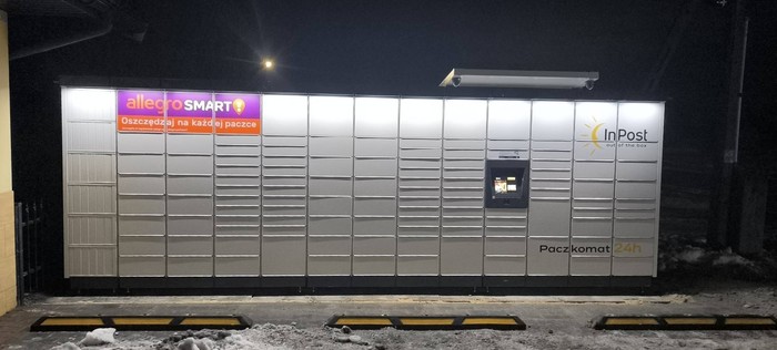 Paczkomat JDV01M Parking przed sklepem