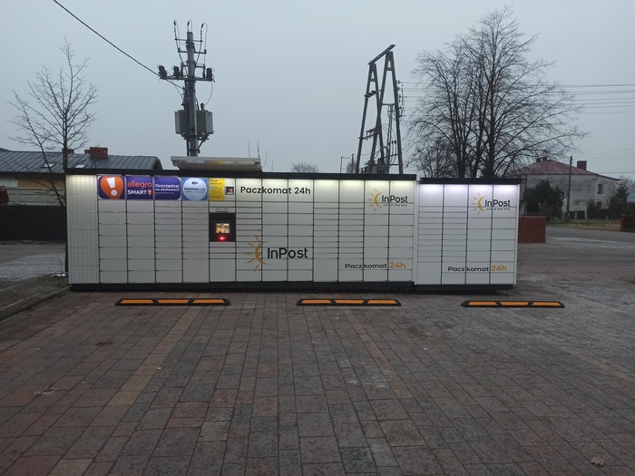 Paczkomat JEW01M Parking Okręgowej Stacji Kontroli Pojazdów w Jeżowem