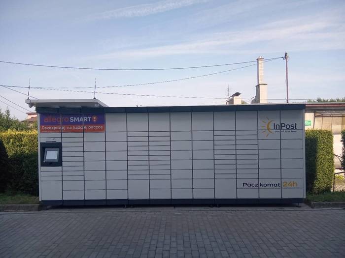 Parcel Locker JNO01M na parkingu przy OSP od strony północnej