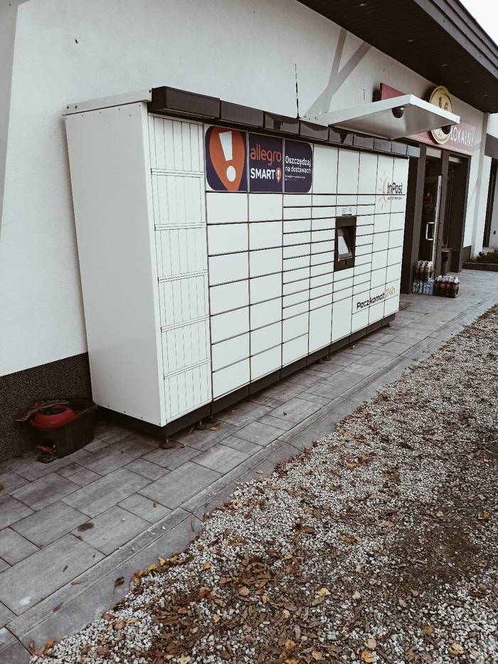 Paczkomat JNS01M Przy sklepie