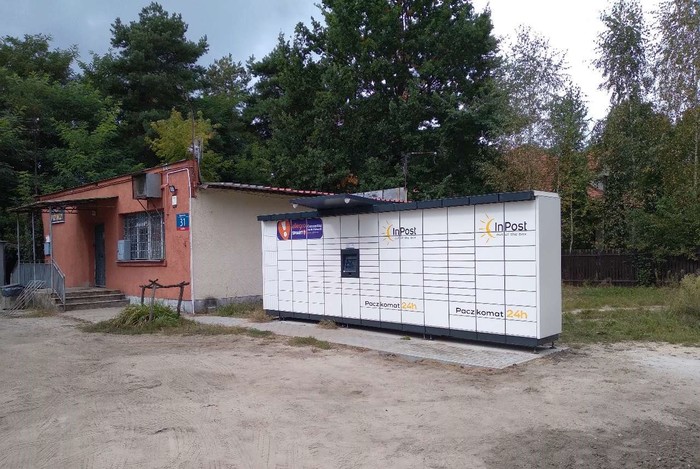 Paczkomat JOZ05M Przy sklepie spożywczym