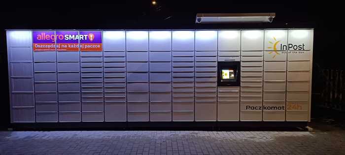 Paczkomat JOZ15M Przy budynku usługowym