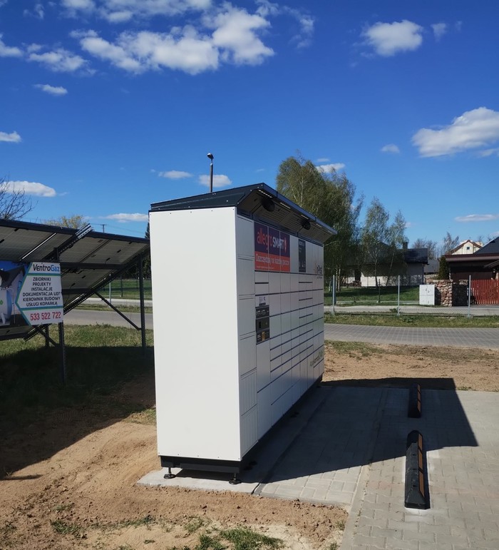 Parcel Locker JPD02BAPP na myjni przy kompresorze