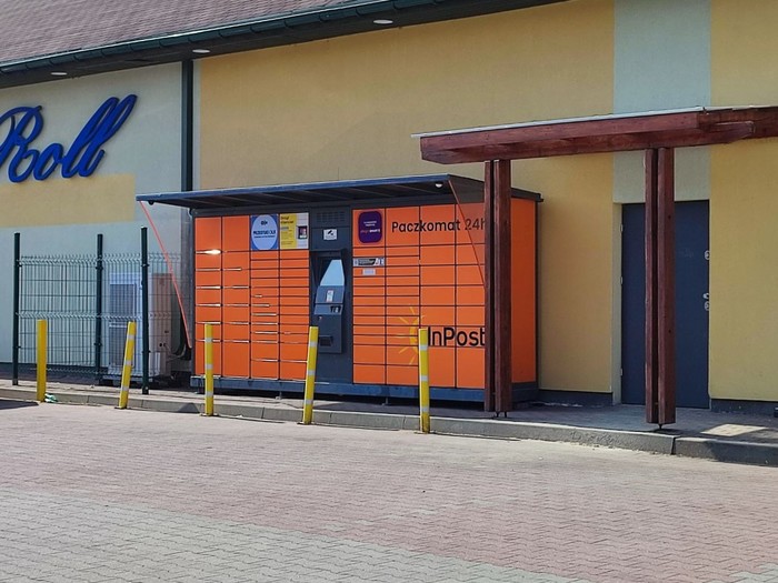 Parcel Locker JSN01G Przy parkingu sklepu Lewiatan