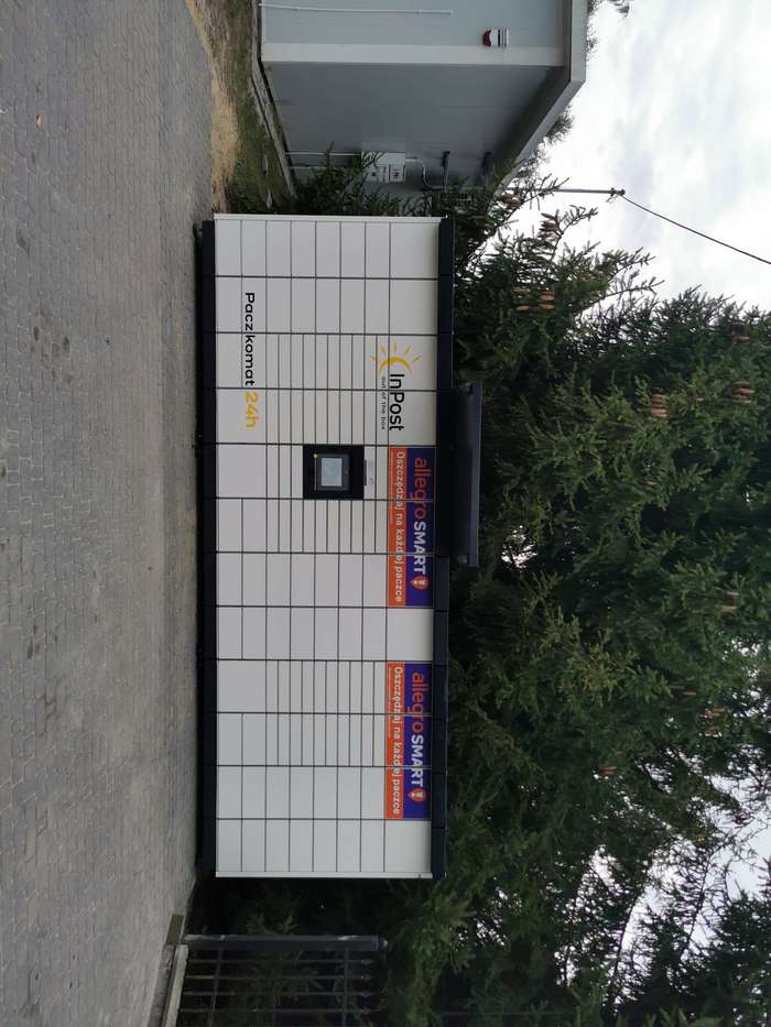 Paczkomat JTN01M Parking przed sklepem "Paweł i Piotr"