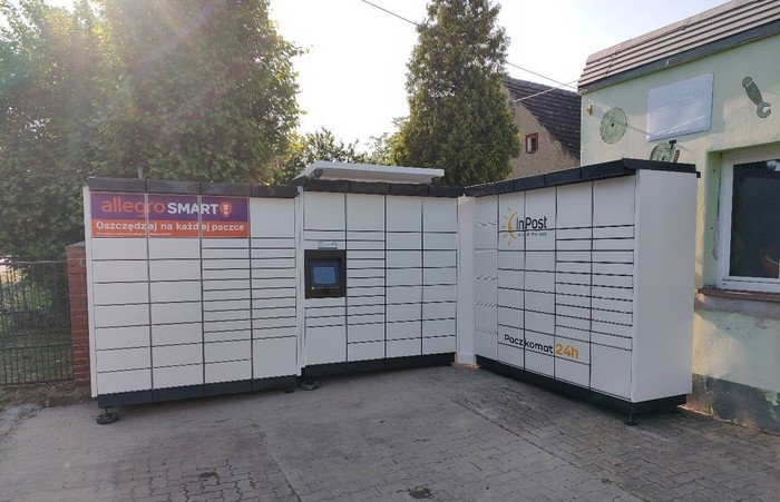 Paczkomat JZA02M Przy budynku usługowym
