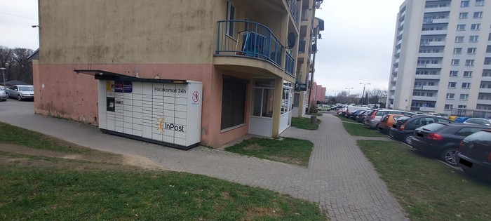 Paczkomat JZD06M Obok klatki numer 43