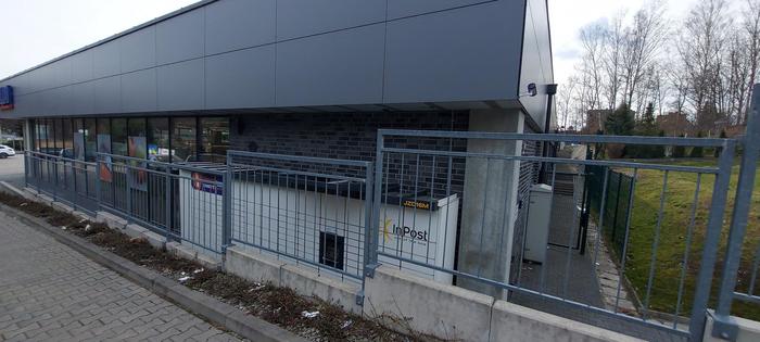 Paczkomat JZD16M Obok Aldi