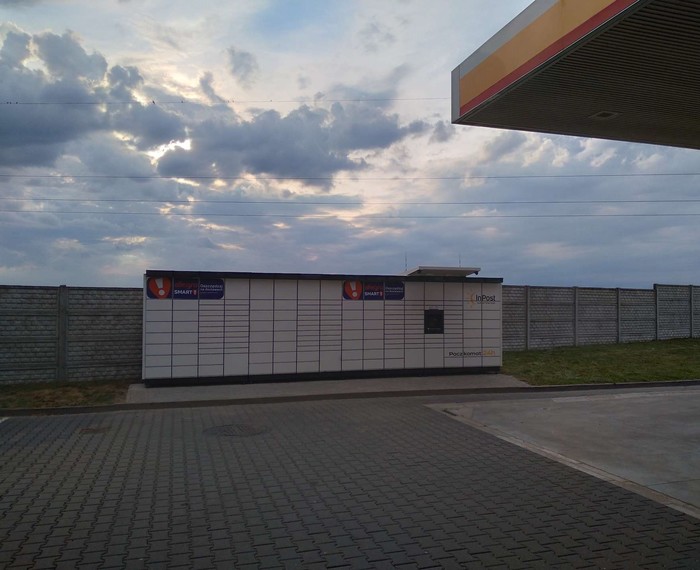 Parcel Locker KAL22M teren stacji benzynowej Shell
