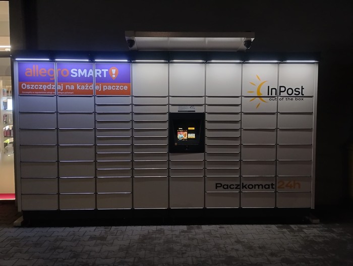 Paczkomat KALU02M Przy sklepie Rossmann
