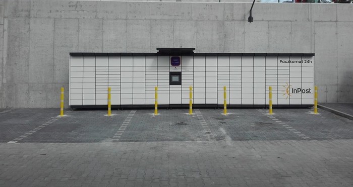 Paczkomat KAR03M Przy sklepie Lidl