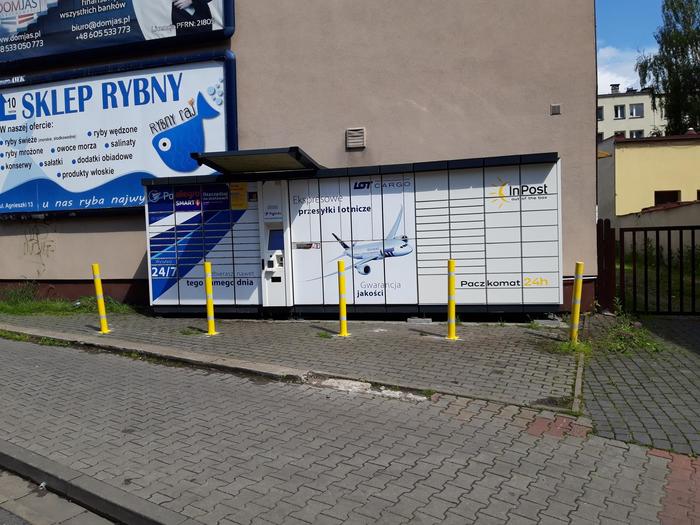 Paczkomat KAT02B Pawilon handlowy przy sklepie Żabka