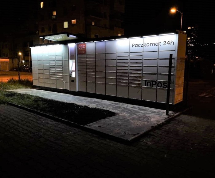 Parcel Locker KAT02ML Na parkingu Żabka