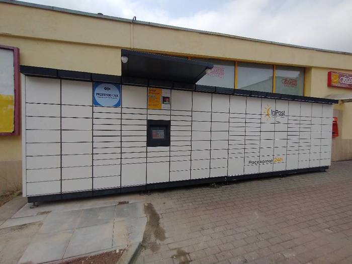Paczkomat KAT06M Przy sklepie Społem