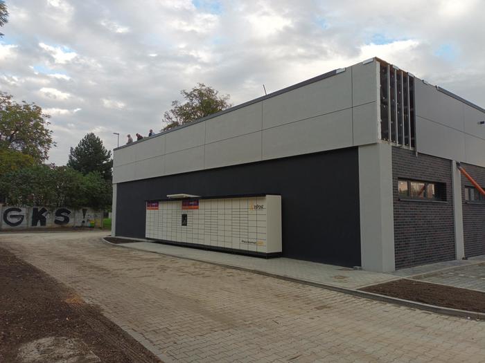 Paczkomat KAT130M przy markecie ALDI