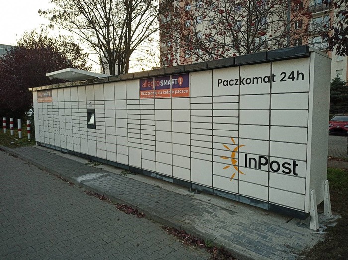 Paczkomat KAT24M Przy sklepie Lidl