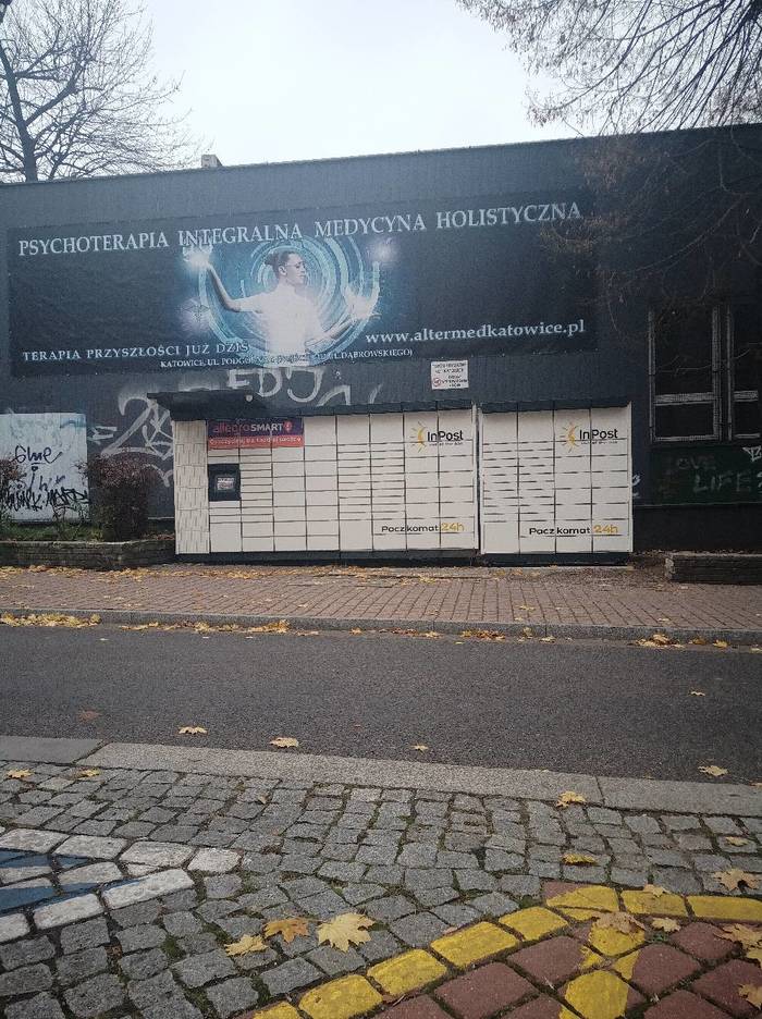 Paczkomat KAT47M NOT Katowice od ul. Lompy
