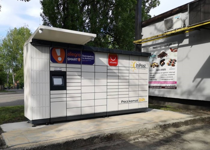 Paczkomat KAT48M Za sklepem Społem Gliwicka