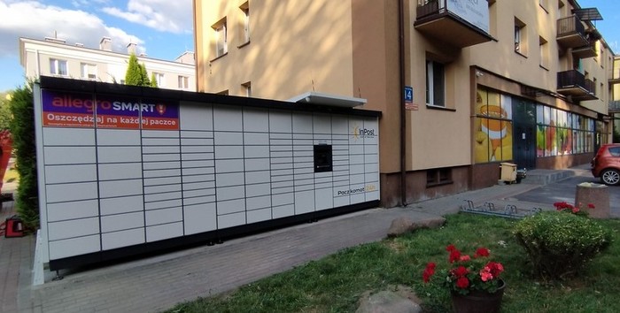 Поштомат KAZN01M Przy sklepie Delikatesy Nadwiślańskie