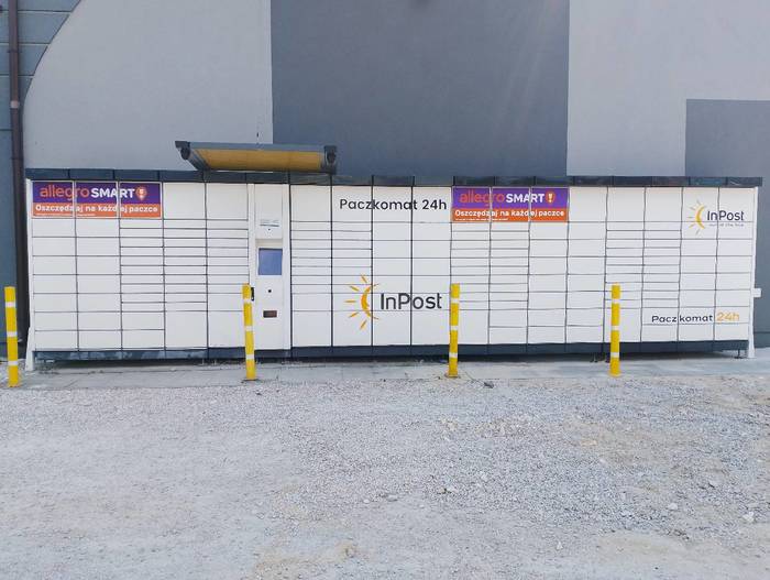 Paczkomat KCP01A Parking przy Pizzerii Fantazja