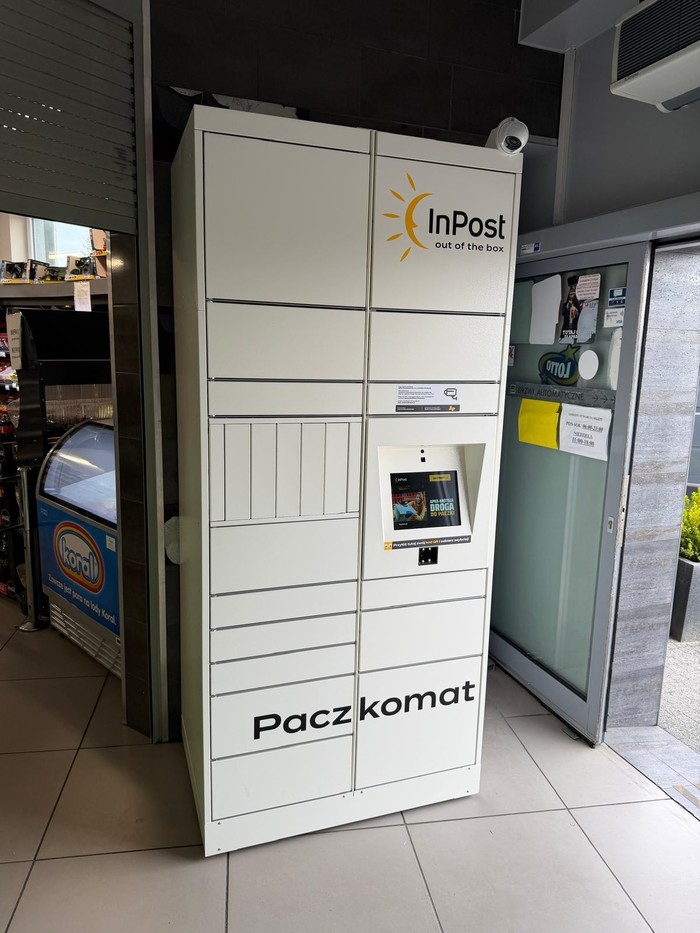 Paczkomat KDA01HP W sklepie spożywczym