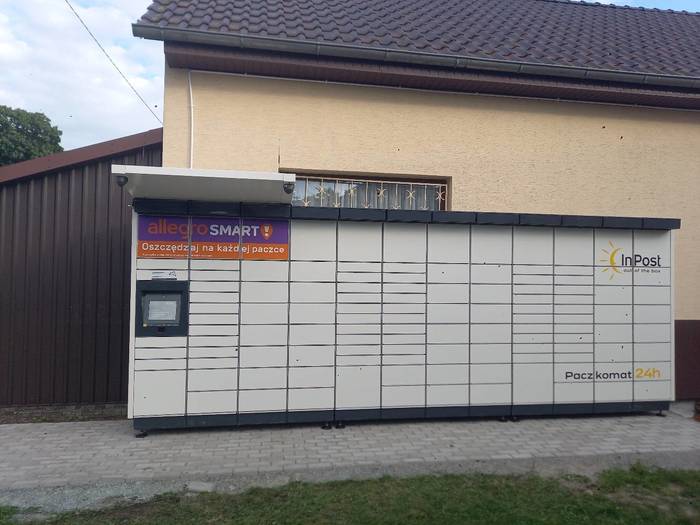 Paczkomat KDB01M Przy sklepie rolno-budowlanym