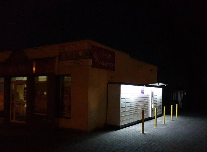 Paczkomat KEC01A Przy sklepie Polskim