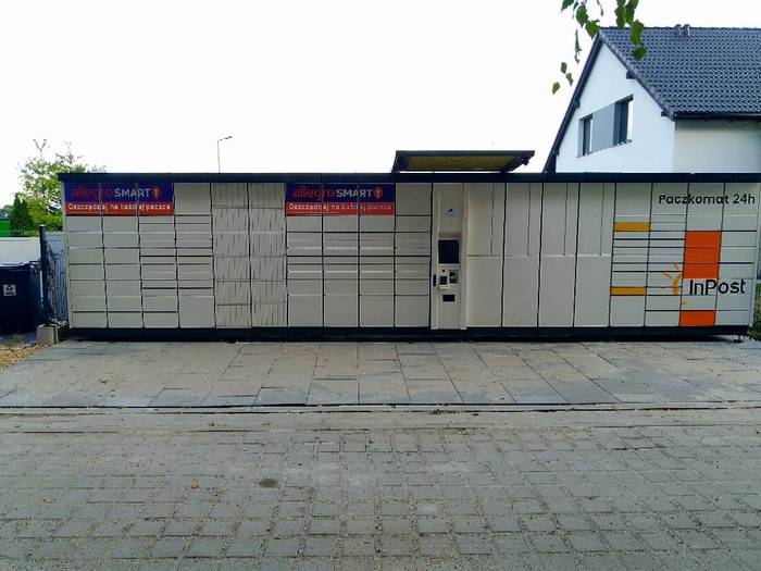 Paczkomat KEI01B W płocie
