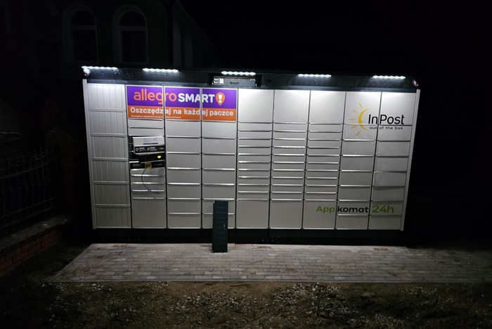 Paczkomat KELW01BAPP Przy sklepie spożywczym