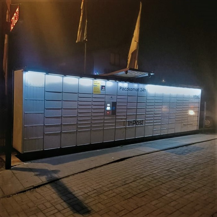 Paczkomat KGO01N Przy serwisie samochodowym Auto Serwis