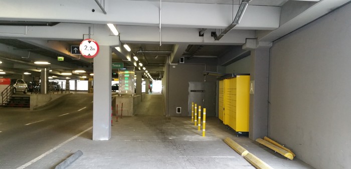 Paczkomat KIE07A Przy wejściu A Galerii Echo