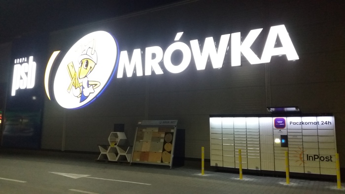 Parcel Locker KIE22N Przed wejściem do marketu PSB Mrówka