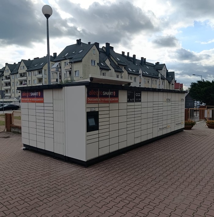 Paczkomat KIE36M Parking przed pływalnią