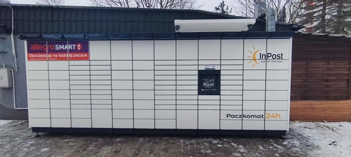 Parcel Locker KIE76M Przy budynku Bistro KSM