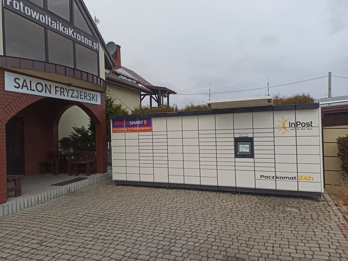 Paczkomat KIM01M Przy sklepie Delikatesy Centrum