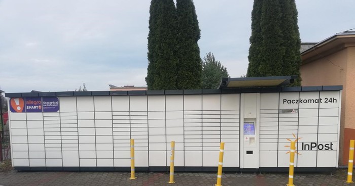 Paczkomat KIS01A Przy sklepie wielobranżowym Java
