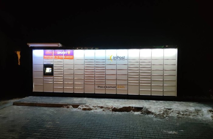 Paczkomat KIV02M Przy budynku usługowym
