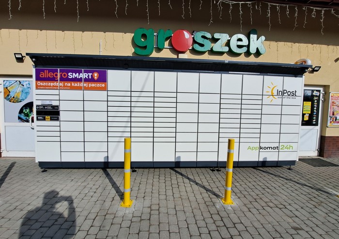 Paczkomat KKLA01BAPP Przy sklepie Groszek